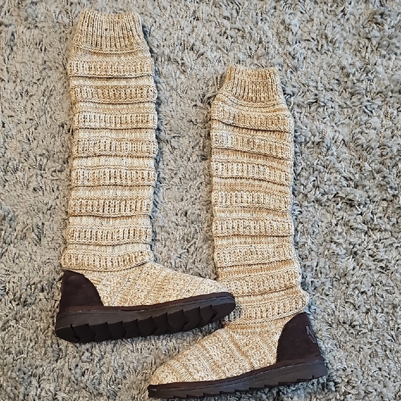 Muk Luks Cream and Brown Knit Button Boots, 8 - Picture 3 of 5